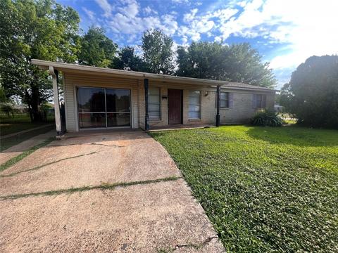 3013 Gaines St, Bossier City, LA 71111