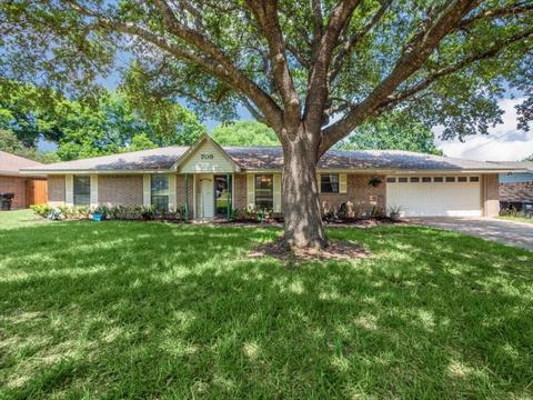 709 Adams Dr, Crandall, TX 75114