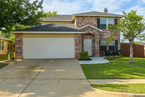 949 Medina Dr, Arlington, TX 76017