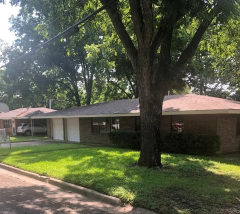 705 Hulme St, Bowie, TX 76230