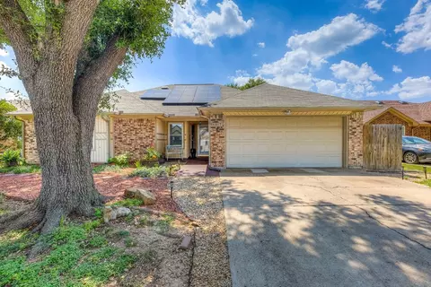 6817 Richfield Dr, North Richland Hills, TX 76182