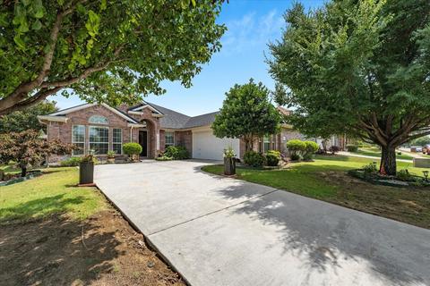 2833 Coyote Trl, Little Elm, TX 75068