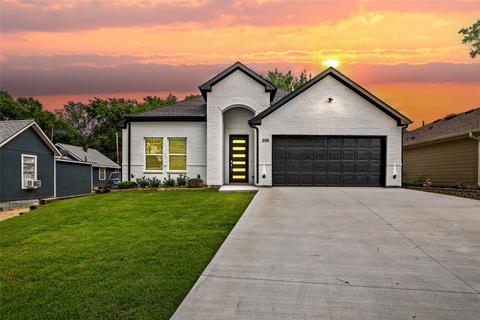 206 E Johnson St, Denison, TX 75021