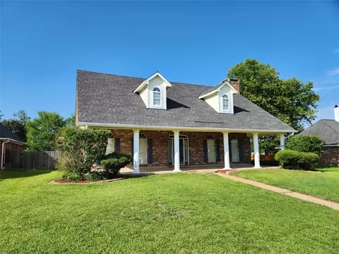 9923 Burgundy Oaks Dr, Shreveport, LA 71118