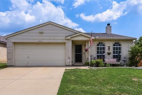 8728 Lake Meadows Ln, Hurst, TX 76053
