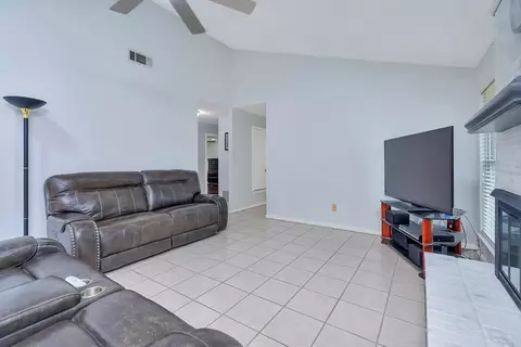 710 Dickey Dr, Euless, TX 76040 photo 16