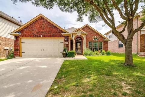4956 Paddock Dr, Fort Worth, TX 76244