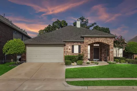 6315 Weaver Dr, Arlington, TX 76001