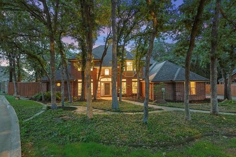 210 Wellington Oaks Ct, Denton, TX 76210