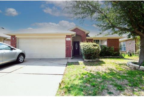 3041 Meadowbrook Dr, Grand Prairie, TX 75052