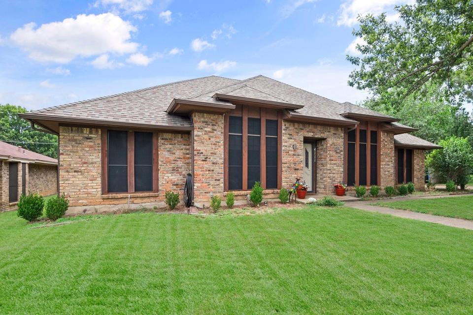  4111 Stonewick Dr, Arlington, TX 76016 photo 2
