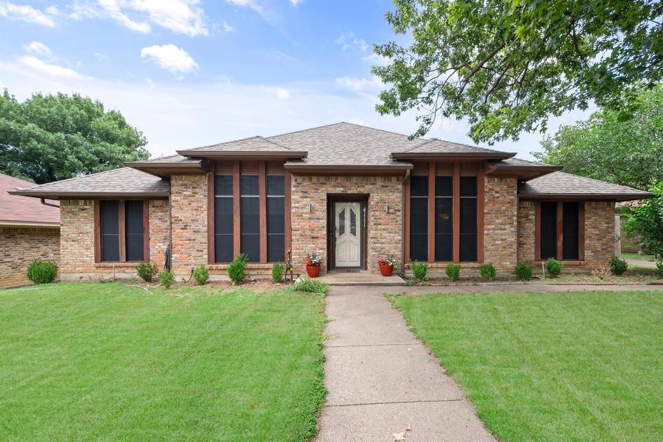  4111 Stonewick Dr, Arlington, TX 76016 photo 1