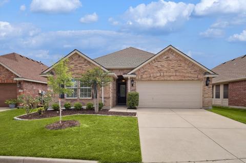5421 Balmorhea Dr, Lantana, TX 76226