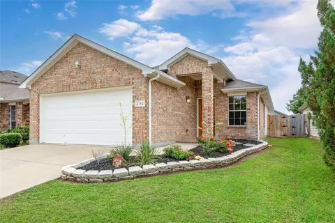 2112 Ingrid Ln, Fort Worth, TX 76131