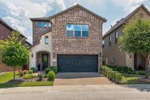 3928 N Brookridge Ct, Bedford, TX 76021