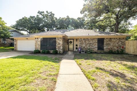 2203 Canyonwood Dr, Arlington, TX 76012
