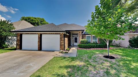 9948 Pack Saddle Trl, Fort Worth, TX 76108