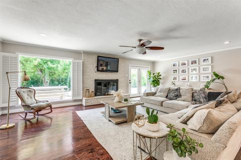 3526 Apple Valley Dr, Farmers Branch, TX 75234
