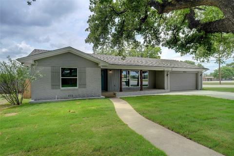 1702 Boston Ave, Bridgeport, TX 76426