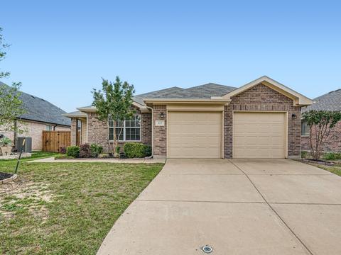 317 Fossil Bridge Dr, Fort Worth, TX 76131