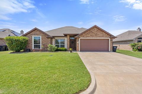 306 Rose Ave, Cleburne, TX 76033