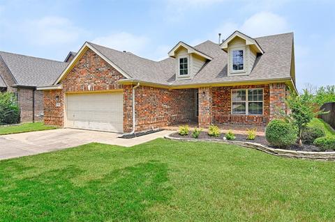 8161 Black Ash Dr, Fort Worth, TX 76131