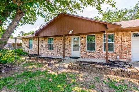 509 W Aubrey St, Pilot Point, TX 76258