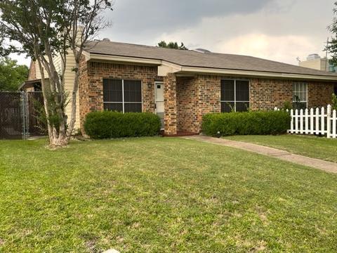 2462 Red River St, Mesquite, TX 75150