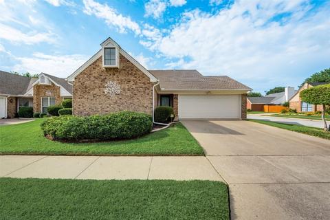 1604 Autumn Chase Sq, Bedford, TX 76022