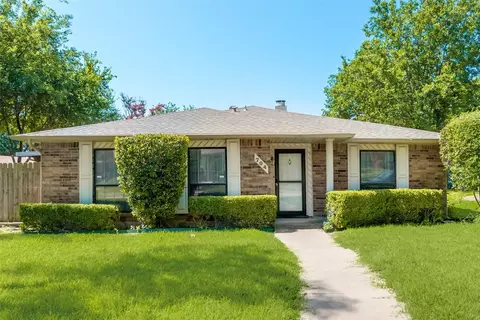 704 Tara Dr, Desoto, TX 75115
