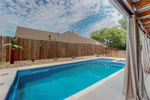 8451 Muirwood Trl, Fort Worth, TX 76137