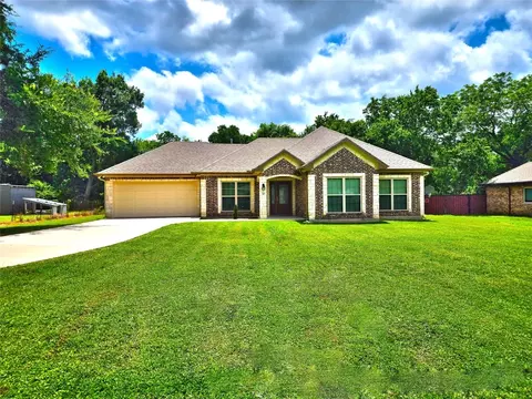307 W Collin St, Leonard, TX 75452