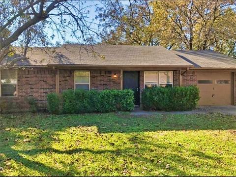 509 W Mckinney St, Pilot Point, TX 76258