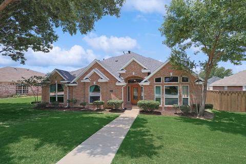 2064 Heather Glen Dr, Lewisville, TX 75067