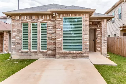 2724 Camel Ct, Dallas, TX 75241