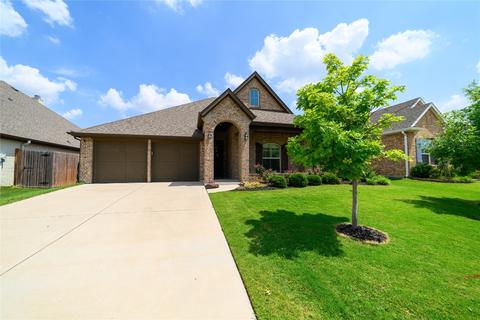 528 Inwood St, Benbrook, TX 76126