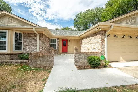 1808 Timberline Dr, Benbrook, TX 76126