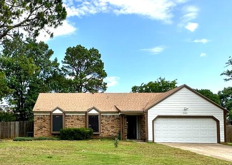 3502 Peakview Dr, Corinth, TX 76210
