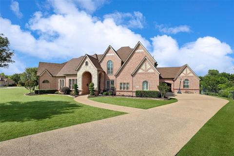 832 Columbia Ct, Mansfield, TX 76063