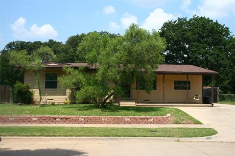 537 Buena Vista Dr, Hurst, TX 76053