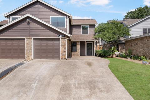 1423 Palmnold Cir W, Fort Worth, TX 76120