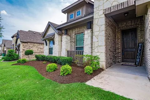 528 Harvest Grove Dr, Waxahachie, TX 75165