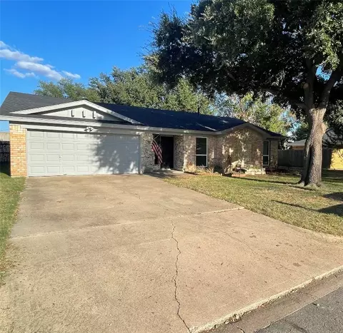 5612 Stone Dr, North Richland Hills, TX 76180