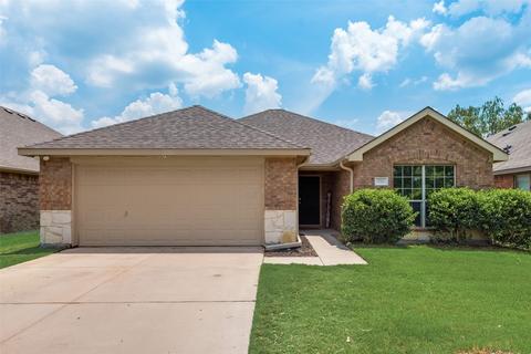 150 Horseshoe Dr, Waxahachie, TX 75165