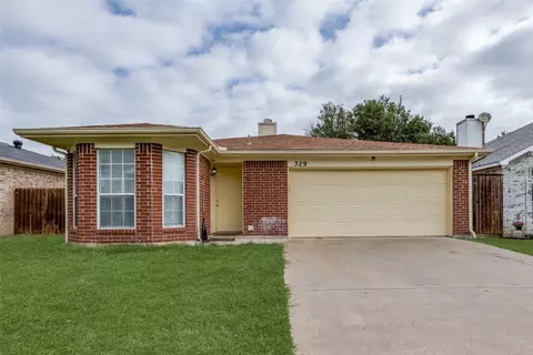 329 Moss Hill Dr, Arlington, TX 76018