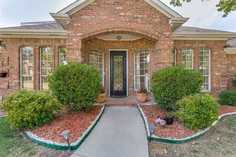903 Granview Dr, Lewisville, TX 75067