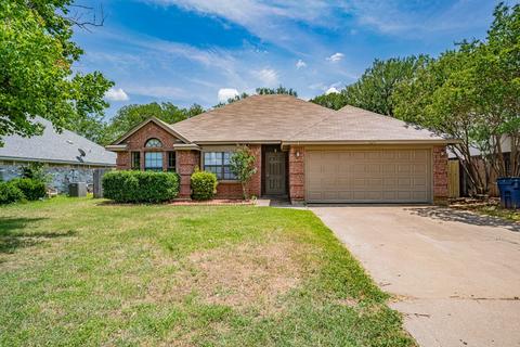 1525 Berry Patch Ln, Granbury, TX 76048