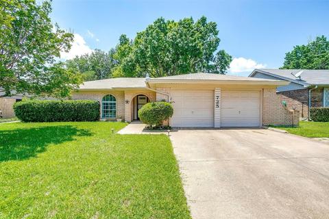 725 Charlyne Dr, Burleson, TX 76028