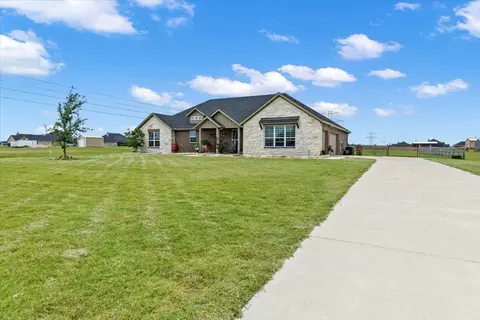 1213 Brandon St, Nevada, TX 75173