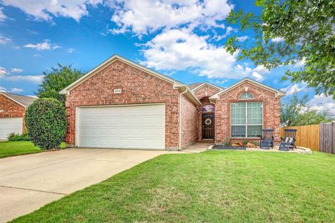 4013 Claymore Ln, Fort Worth, TX 76244